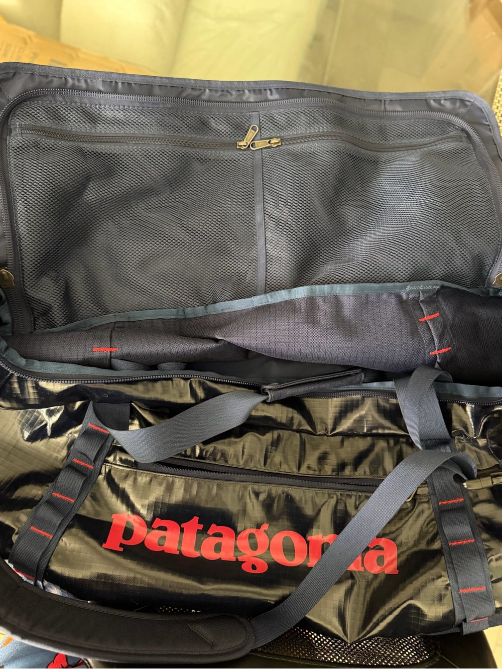 Patagonia Black Hole Duffel Bag Navy Blue - Picture 10 of 15